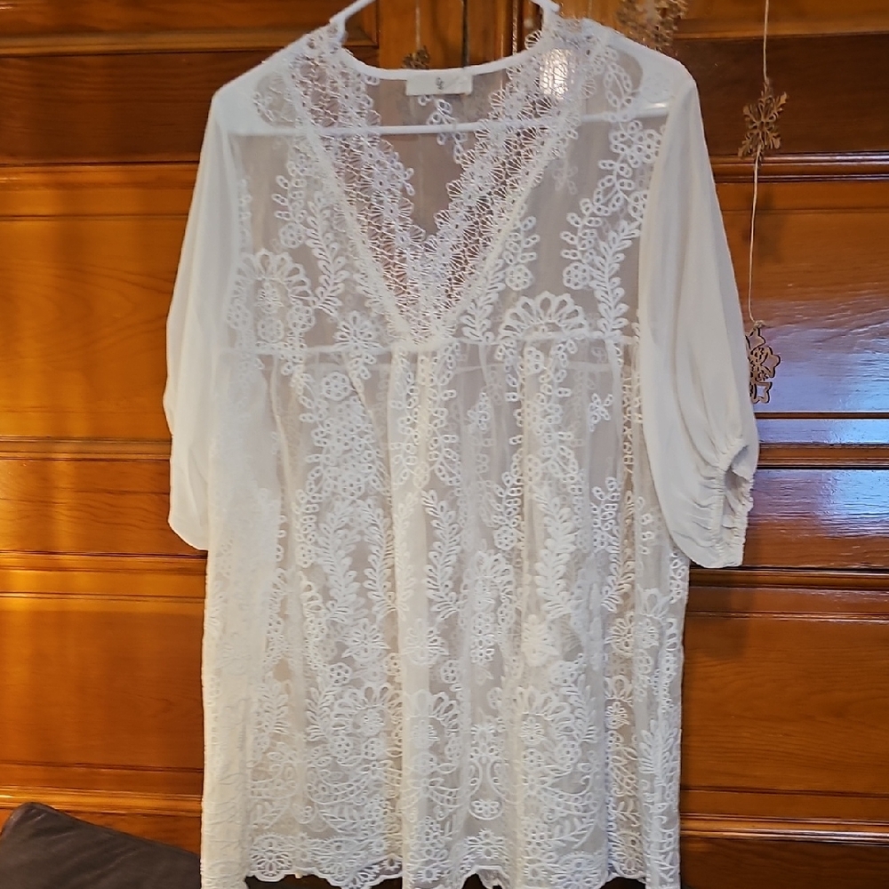 "Make You Feel Like A Queen" Lace Overlay Top